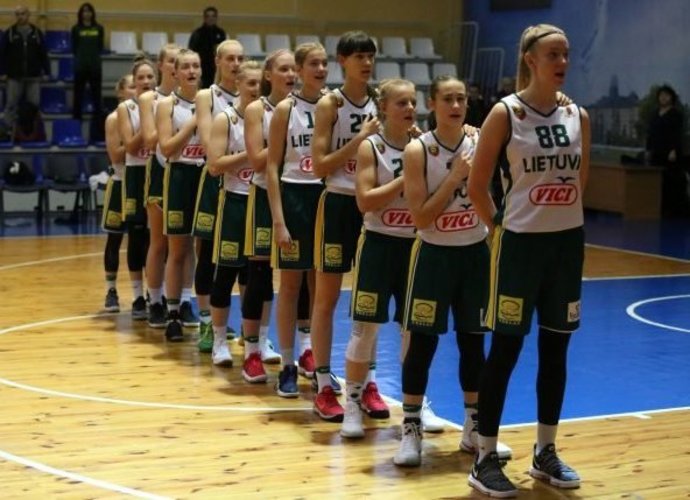 Šešiolikmetės žais Lietuvoje (BelarusBasket nuotr.)