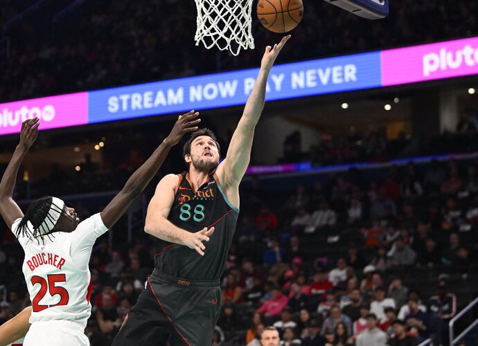 D.Gallinari liko be komandos (Scanpix nuotr.)