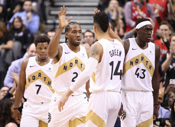 Amerikiečiai sirgs už „Raptors“ (Scanpix nuotr.)