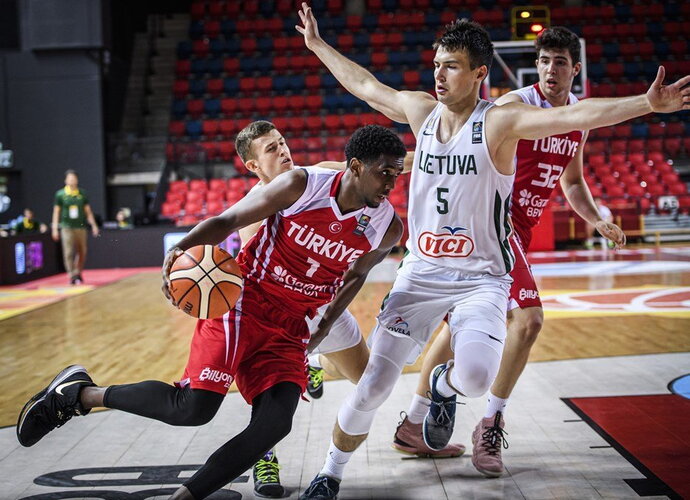 M.Mustafa lankysis Vilniuje (FIBA Europe nuotr.)