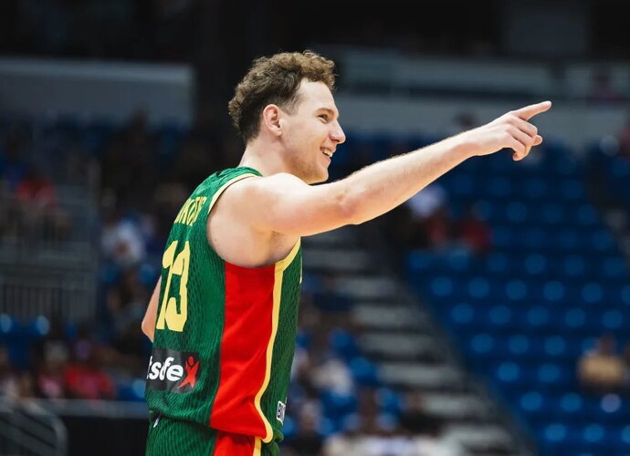 R.Jokubaitis gali atsidurti Tel Avive (FIBA nuotr.)