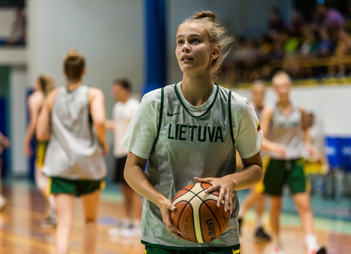 „Baltosios“ laimėjo susitikimą (Lino Žemgulio nuotr.)