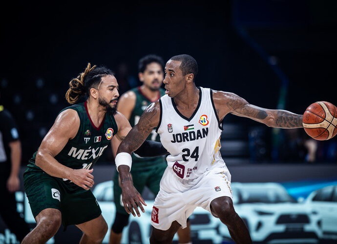 R.Hollisas-Jeffersonas gali žaisti Eurolygoje (FIBA nuotr.)
