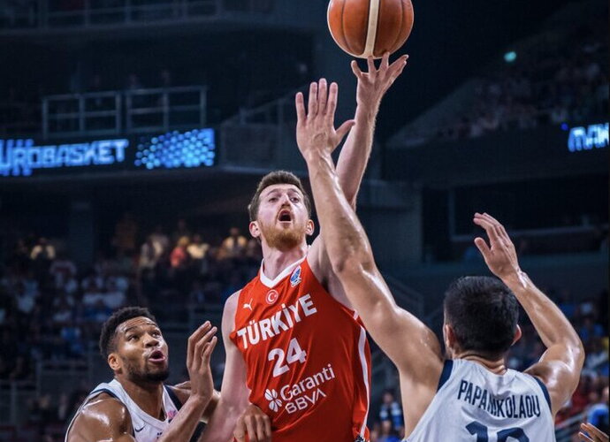 E.Osmani didesnę laiko dalį dominavo (FIBA nuotr.)