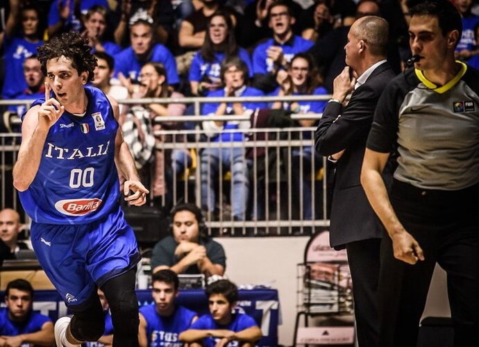 A.Della Valle vedė italus į pergalę (FIBA nuotr.)