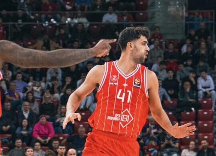 T.Ginatas ilgam lieka Tel Avive