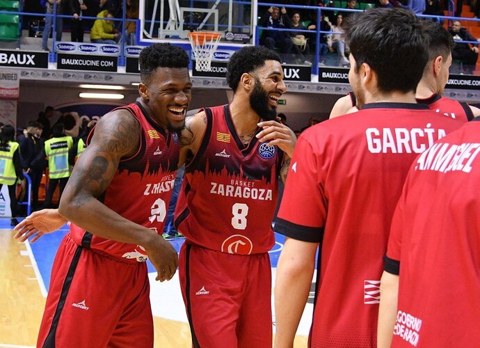 D.Ennisas ir D.J.Seeley yra labai svarbūs Ispanijos komandos žaidėjai (FIBA Europe nuotr.)