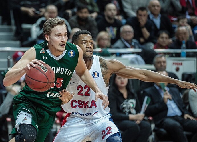 R.Broekhoffas pusantro mėnesio nežais krepšinio