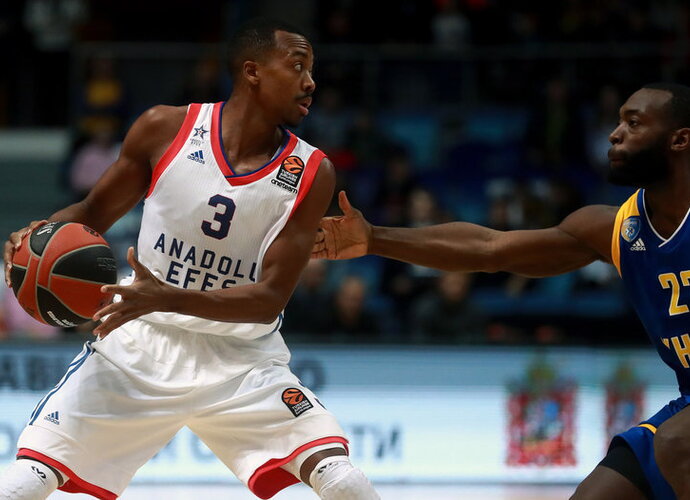 „Anadolu Efes“ išsigelbėjimui prireikė stebuklingo E.McCollumo pasirodymo (Scanpix nuotr.)