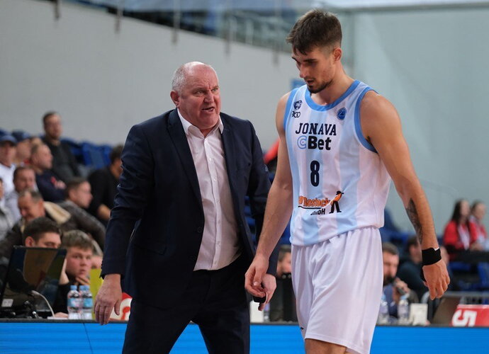 V.Šeškus po rungtynių šnekėjo daug ir išsamiai (FIBA Europe nuotr.)