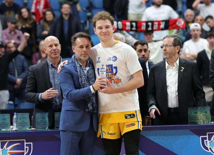 R.Jokubaitis laukiamas Kaune