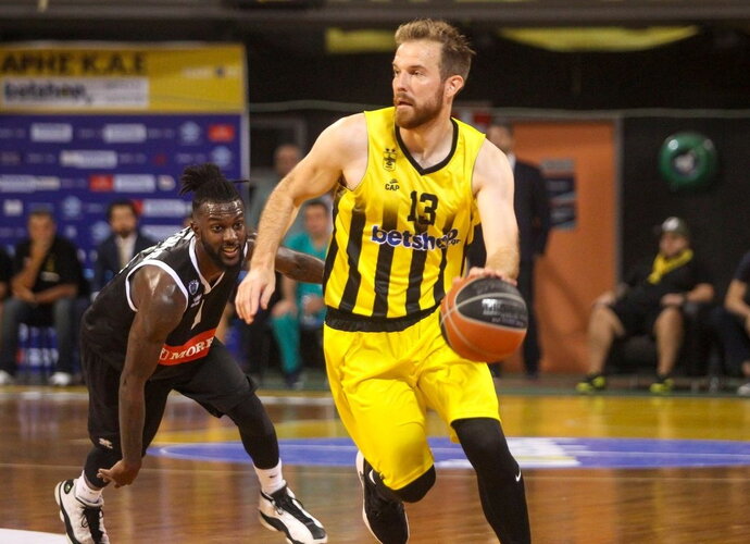 M.Gecevičius pelnė 8 taškus