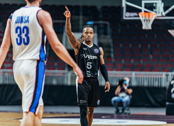 J.Riley krisdamas išplėšė pergalę (FIBA Europe nuotr.)