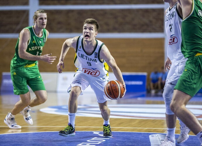 Nukentėjo D.Giedraičio čiurnos raiščiai (FIBA nuotr.)