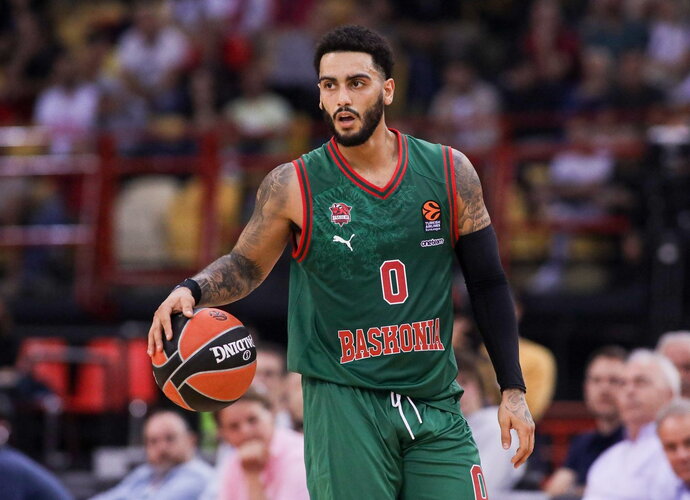 M.Howardas surinko 24 taškus