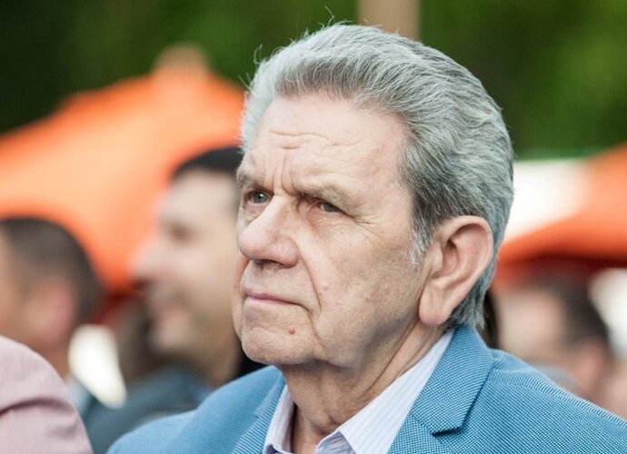 Į arenos palubes iškils V.Garasto marškinėliai (Fotodiena.lt)