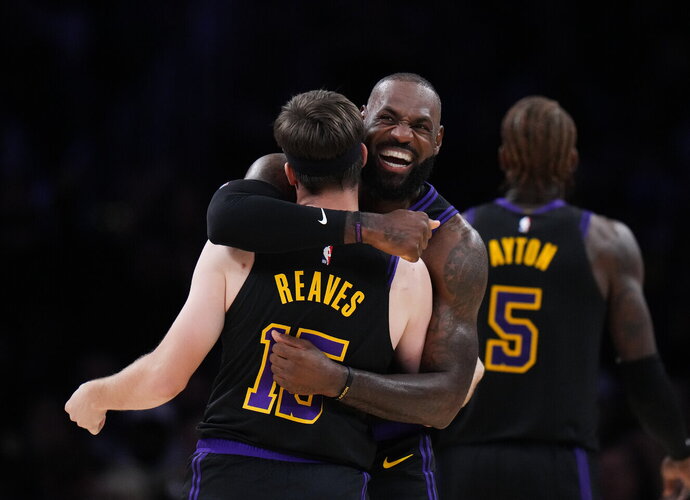 LeBronas grįžo pergalingai (Scanpix nuotr.)