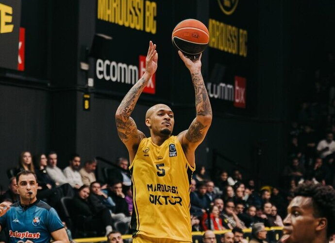 C.Reynoldsas žais Utenoje