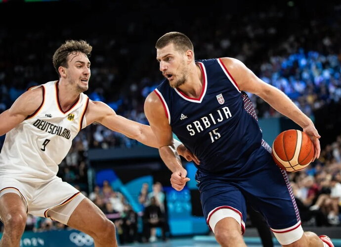 N.Jokičius pasidabino trigubu dubliu ir olimpiniu medaliu (FIBA nuotr.)