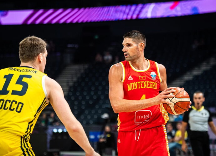 Juodkalniečiai mačo pradžioje nežymiai pirmauja (FIBA nuotr.)