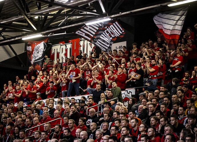 Sirgaliai galės įsinešti vieną megafoną (FIBA Europe nuotr.)
