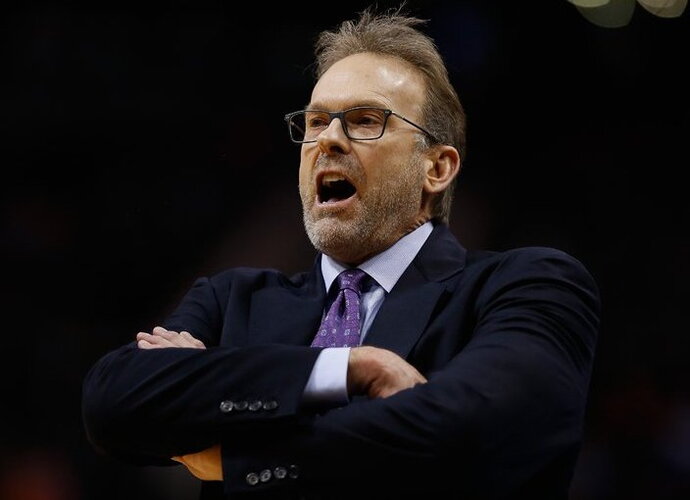 „Knicks“ nori susieti ateitį su K.Rambisu (Scanpix nuotr.)