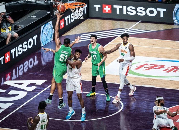 Abi rinktinės keliauja toliau (FIBA nuotr.)