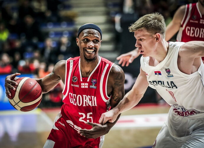 T.McFaddenas tapo tikru galvos skausmu serbų gynybai (FIBA Europe nuotr.)