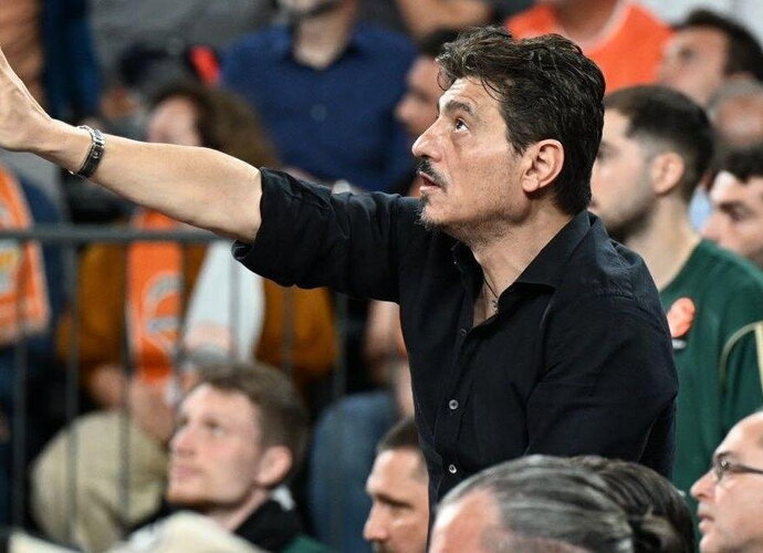 D.Giannakopoulos siautėjo