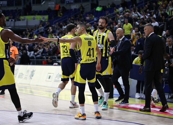 „Fenerbahče“ laimėjo abejas rungtynes vadovaujant Šarui