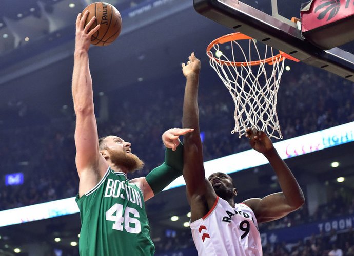 A.Baynesas šiuo metu gina „Celtics“ garbę (Scanpix nuotr.)