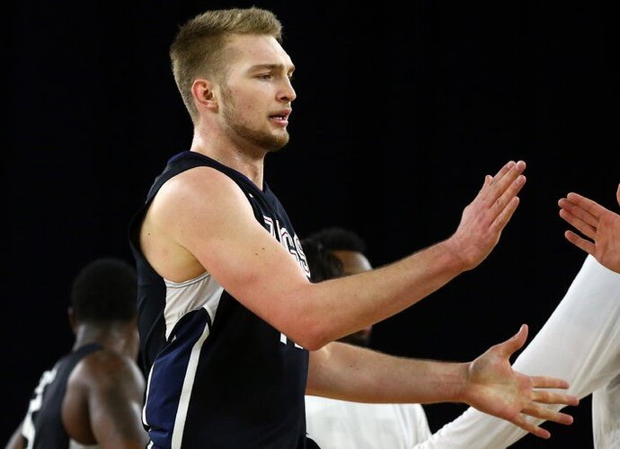 D.Sabonis stipriai susitrenkė nugarą (Scanpix nuotr.)