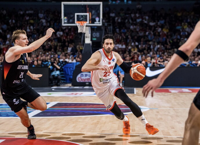 F.Korkmazas grįžta į Stambulą (FIBA nuotr.)