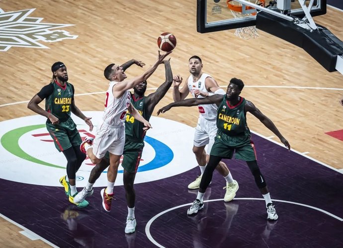 Juodkalnija pasiekė pirmą pergalę (FIBA nuotr.)