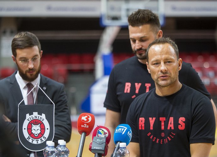 R.Jarutis atskleidė biudžetą (BNS nuotr.)