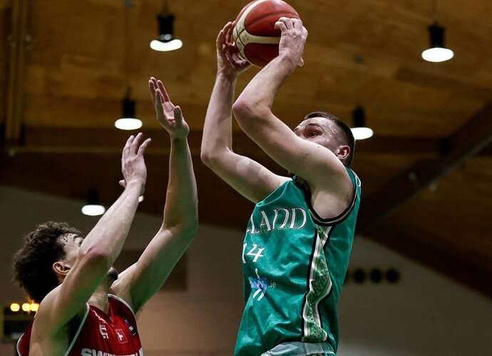 R.Buivydas geriausiai tarp airių kovojo dėl kamuolių (FIBA nuotr.)