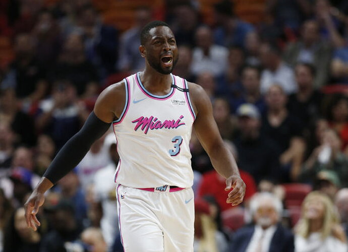 D.Wade'as stebėjosi varžovo reakcija (Scanpix nuotr.)