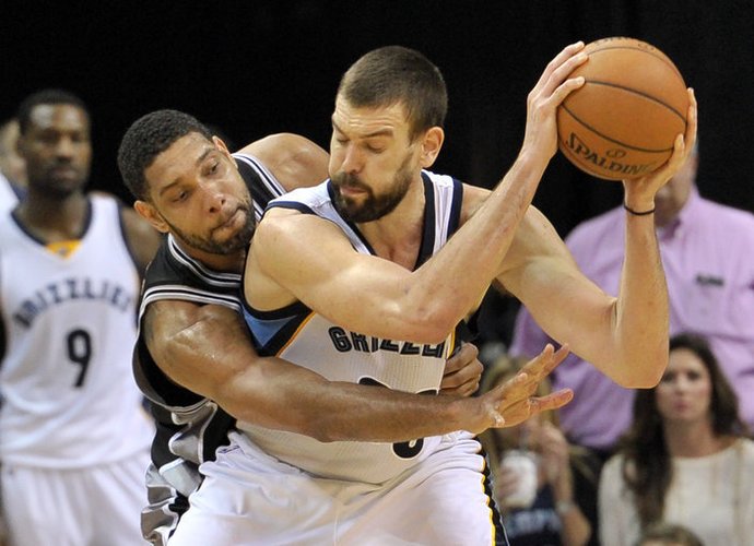 T.Duncanas ir M.Gasolis buvo efektyviausi žaidėjai savo komandose (Spurs)
