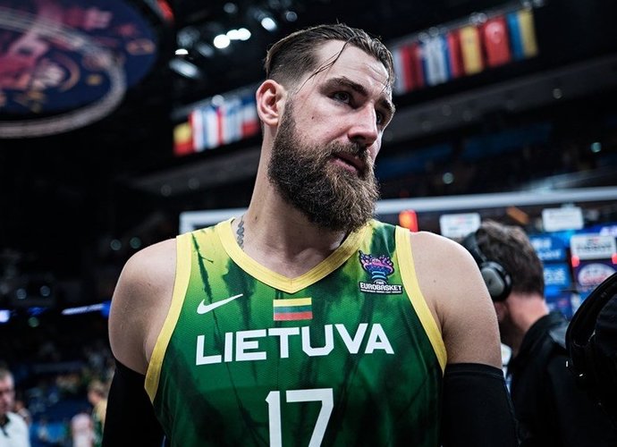 J.Valančiūnas karjeros pamatus klojo Utenoje (FIBA Europe nuotr.)