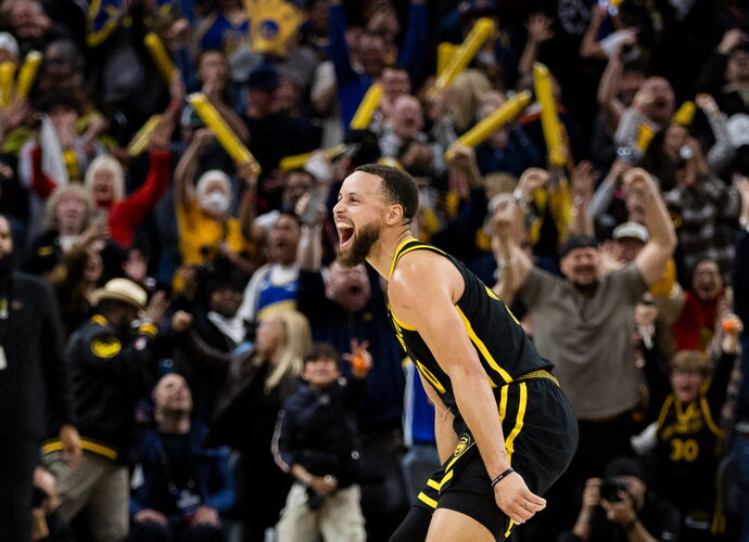 S.Curry nulėmė rungtynes (Scanpix nuotr.)