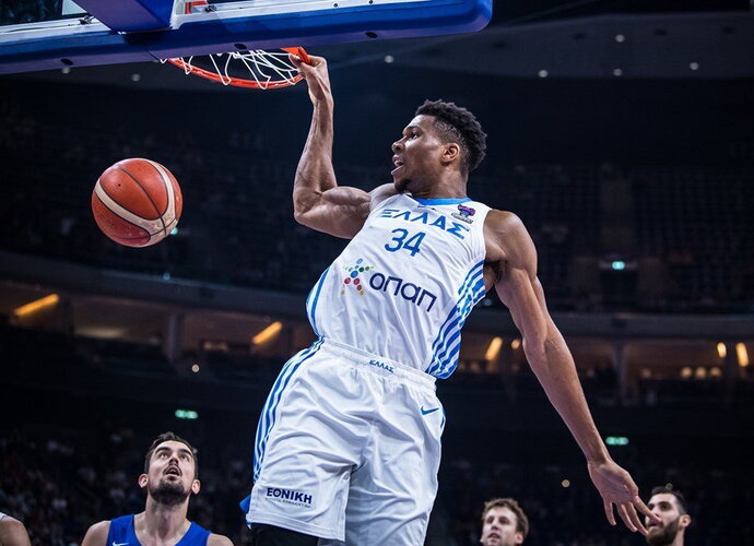 G.Antetokounmpo žengia į ketvirtfinalį (FIBA Europe nuotr.)
