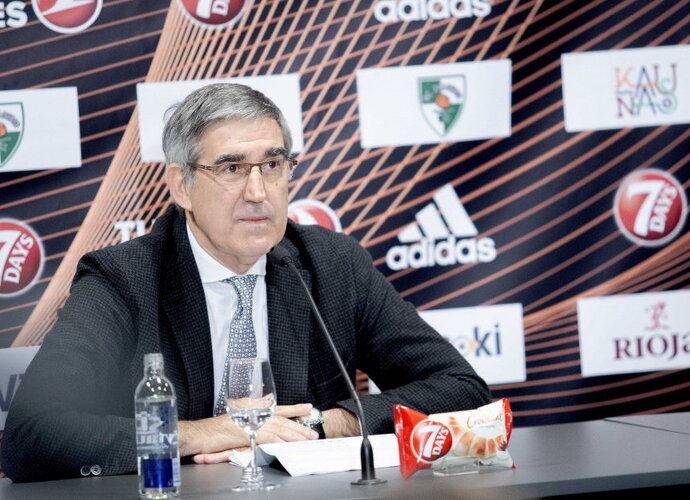 J.Bertomeu neigė sklandančius gandus (BNS nuotr.)