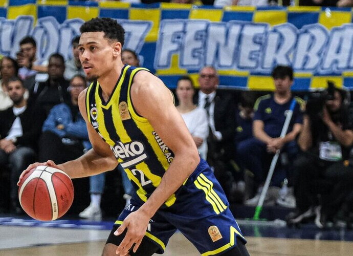 „Fenerbahče“ laimėjo derbį