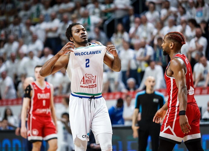 L.Moore'as švenčia pergalę (FIBA Europe nuotr.)