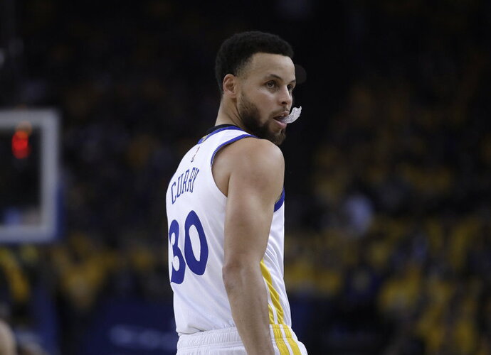 S.Curry turi problemų su metimais iš toli (Scanpix nuotr.)