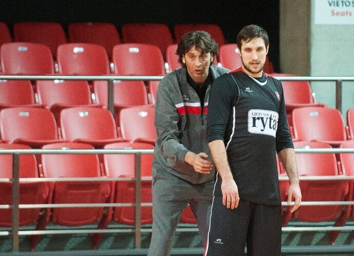 Kurioje pozicijoje G.Orelikas rungtyniaus atvykus M.Nicola? (Fotodiena.lt)