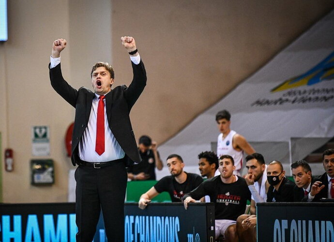 D.Adomaičiui Izraelyje karjera nesiklosto (FIBA nuotr.)