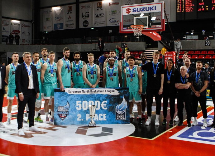 „Wolves“ tenkinosi sidabru
