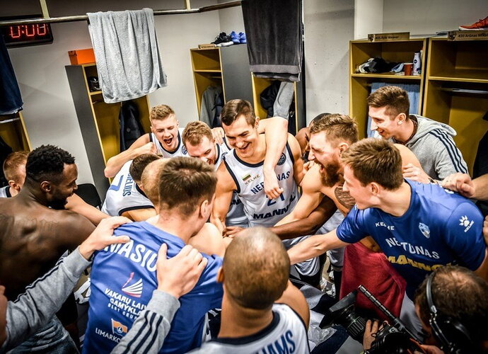 Svarbios varžovų pergalės sulaukęs „Neptūnas“ švenčia patekimą į atkrintamąsias (FIBA Europe nuotr.)