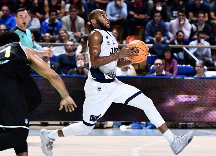 R.Sulaimonas buvo Dižono klubo lyderiu pirmajame mače (FIBA nuotr.)